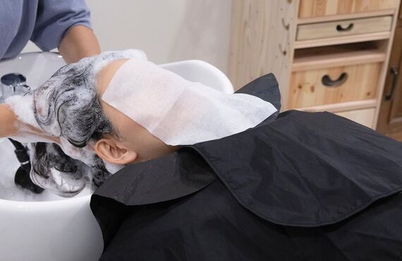 非日常な空間においてリフレッシュ・豊富なカットスタイル | 一席のみの子連れでいける東久留米の美容室・ququ