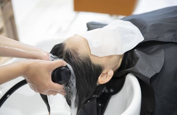 自慢のヘッドスパ・オーダーメイドの頭皮ケアをお届け | 一席のみの子連れでいける東久留米の美容室・ququ